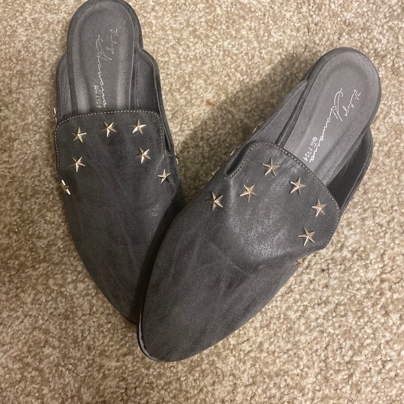 Flats - Picture 1 of 1